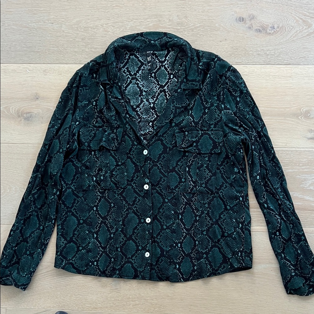 ZARA Green Black snakeskin patterned Button Down Shirt - Picture 5 of 17